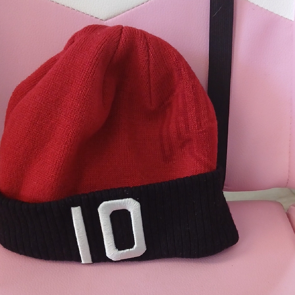 Stylish Red and Black Beanie with OH Embroidery - Picture 2 of 4